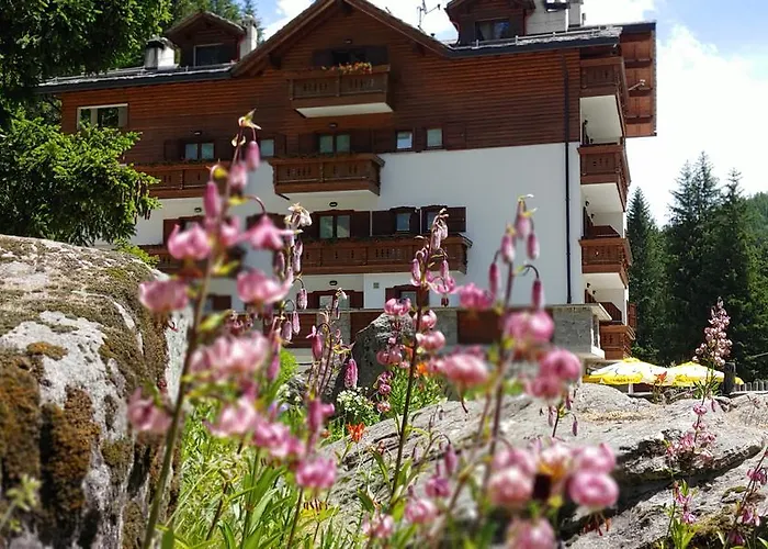 Gembro 3* Chiesa in Valmalenco